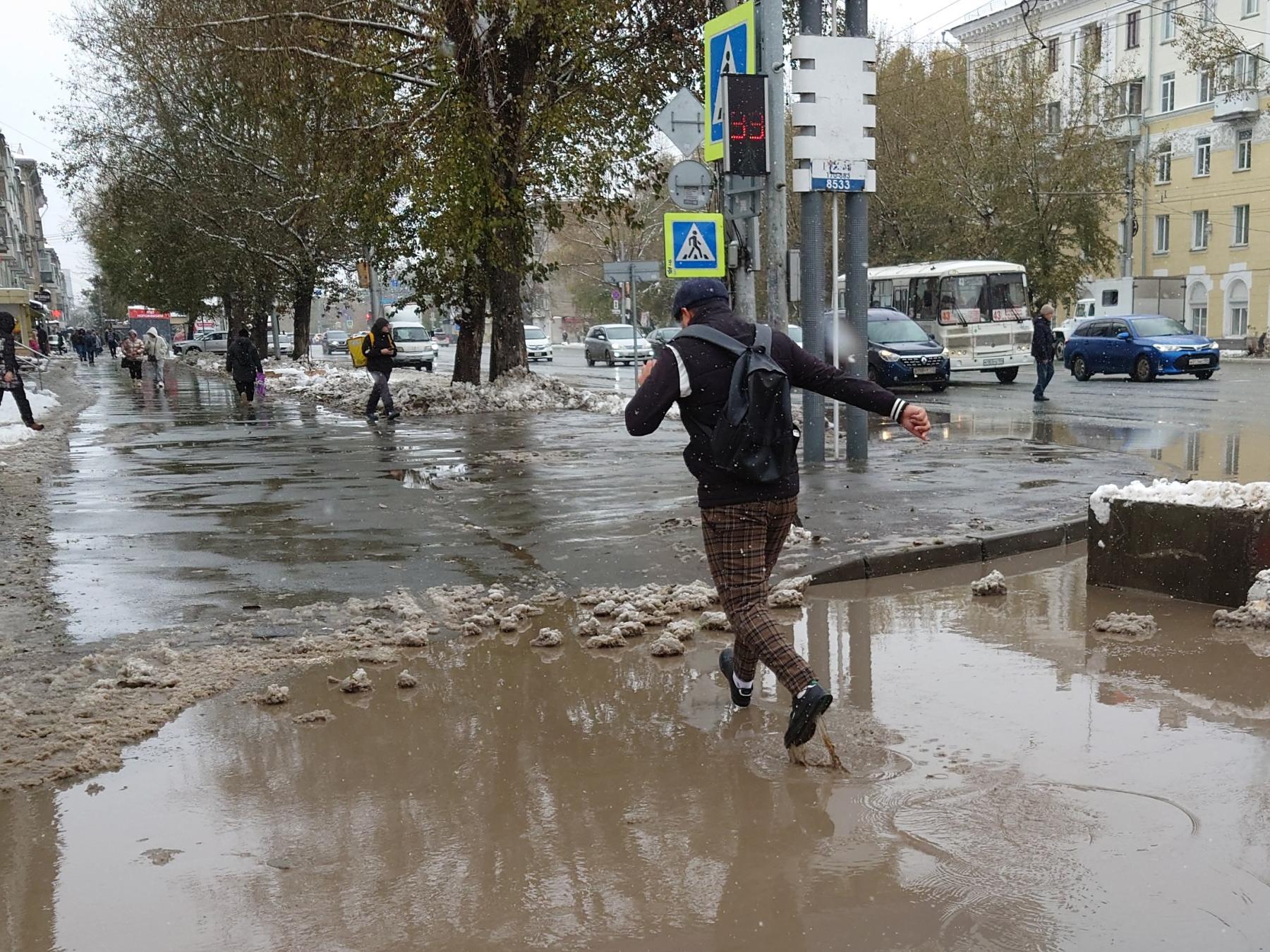 Фото Новосибирск ушел под воду после обильного снегопада. Фоторепортаж 7
